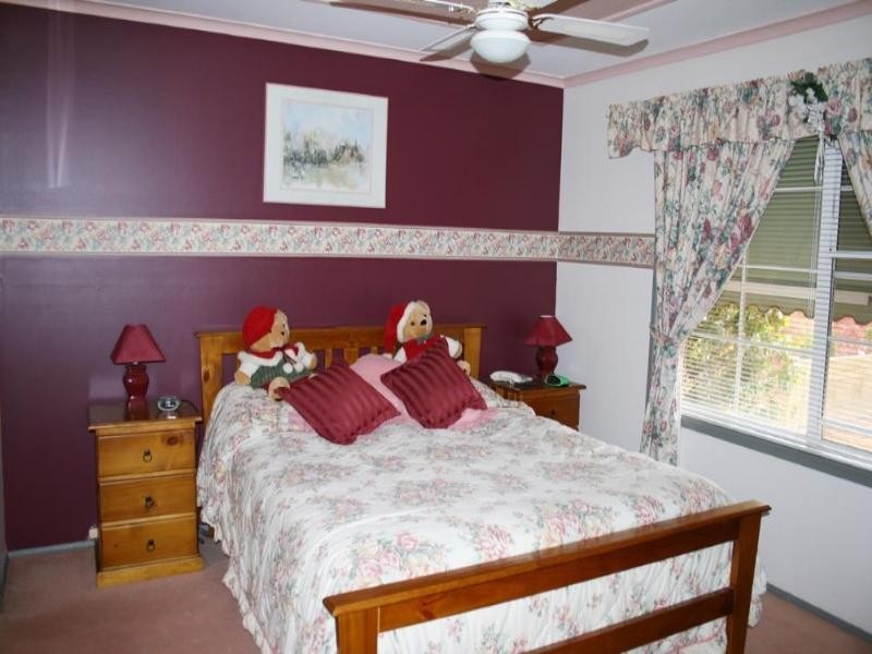 17 Throsby Close, Queanbeyan NSW 2620