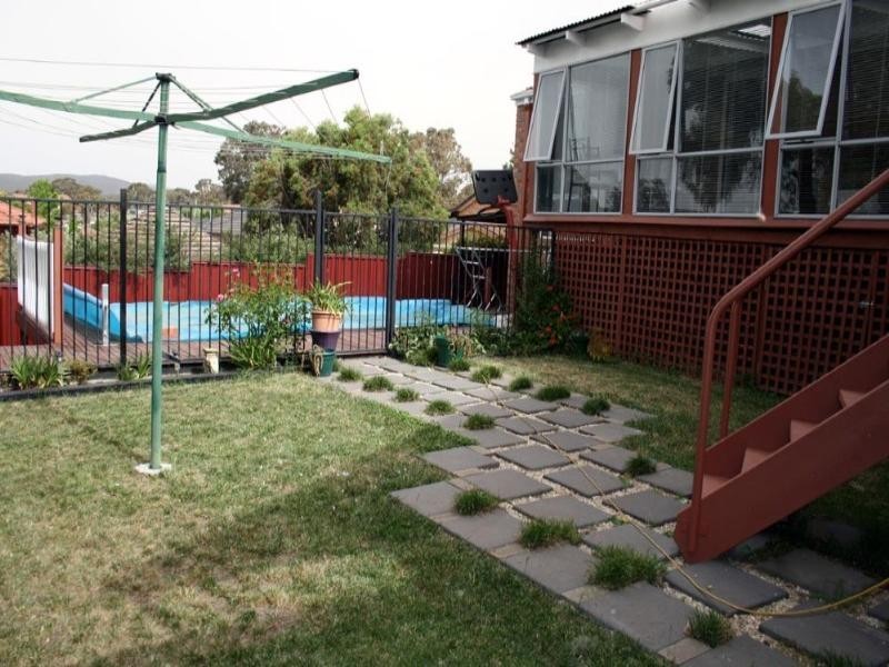 17 Throsby Close, Queanbeyan NSW 2620