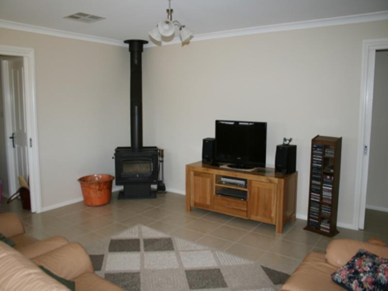 13 Westwood Circuit, Bungendore NSW 2621