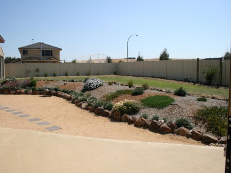 13 Westwood Circuit, Bungendore NSW 2621