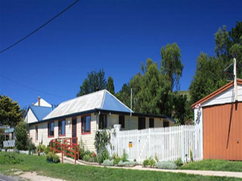 2705 Braidwood Road, Lake Bathurst NSW 2580