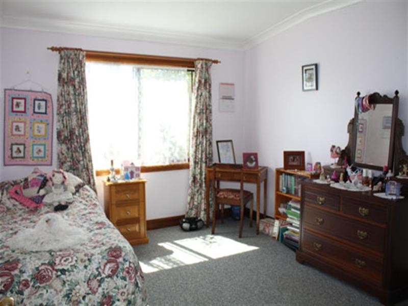 2705 Braidwood Road, Lake Bathurst NSW 2580