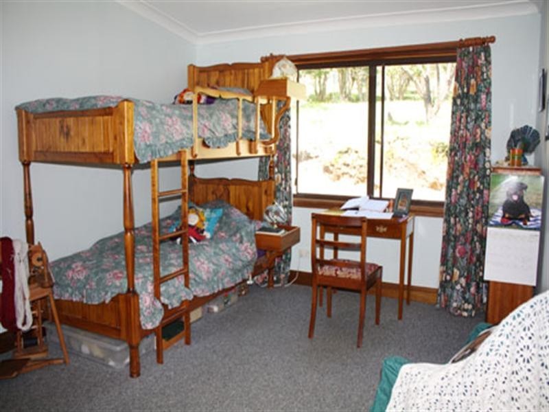 2705 Braidwood Road, Lake Bathurst NSW 2580
