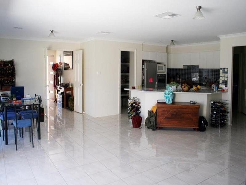 4 Westwood Circuit, Bungendore NSW 2621