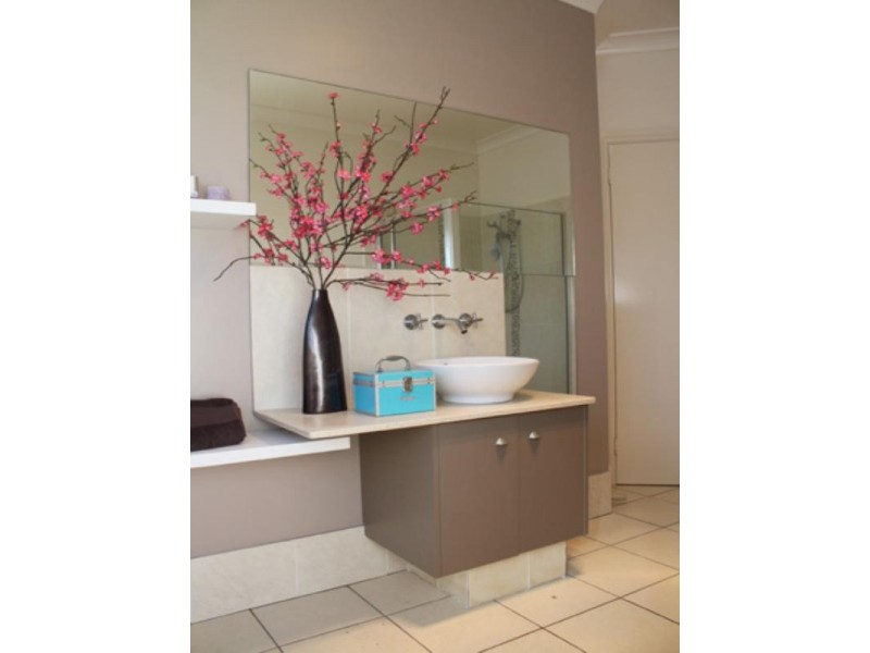 54 Day Circuit, Bungendore NSW 2621