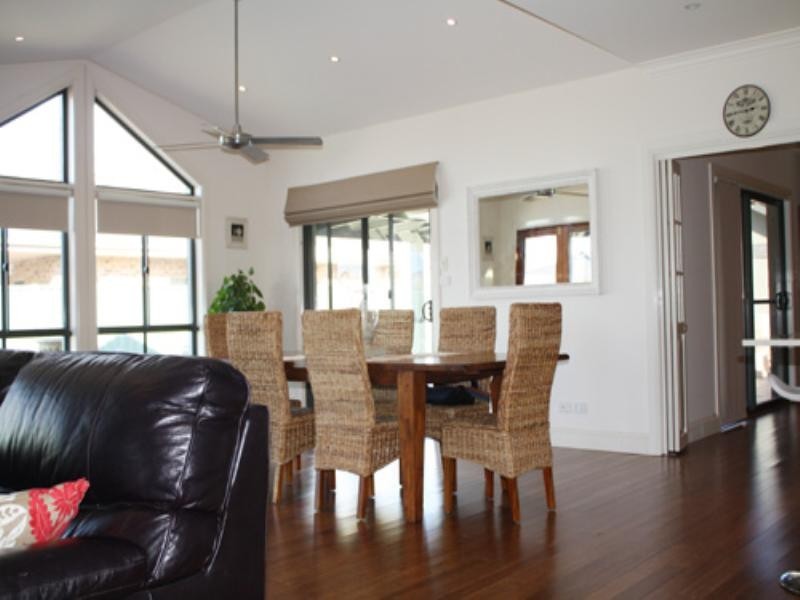 54 Day Circuit, Bungendore NSW 2621