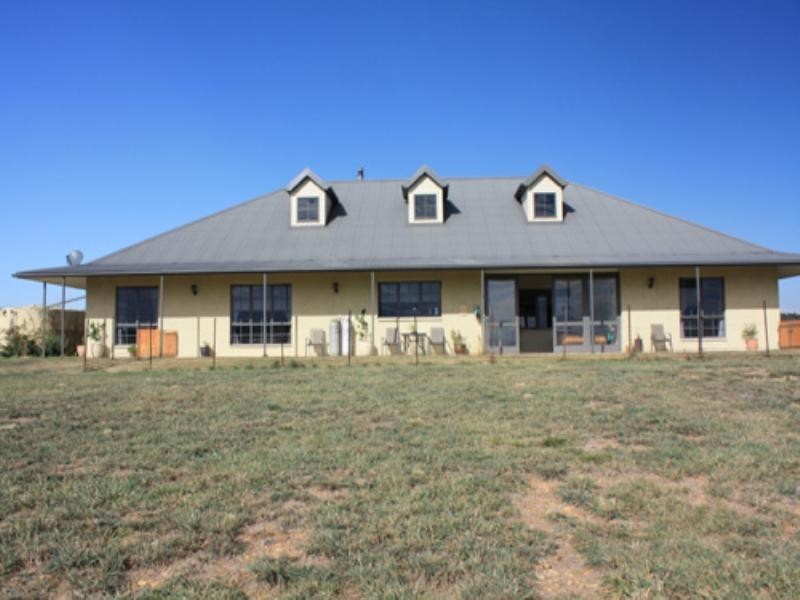 77 Aberfeldy Lane, Bungendore NSW 2621