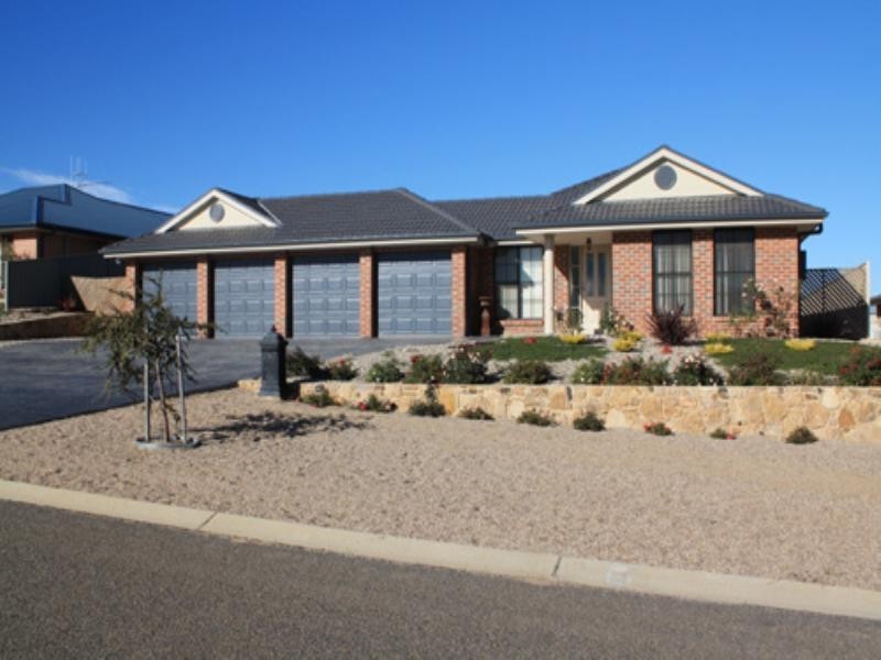 18 Eyre Street, Bungendore NSW 2621