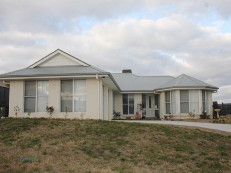 26 Larmer Street, Bungendore NSW 2621
