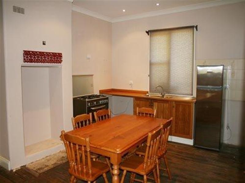 11 Macquoid Street, Queanbeyan NSW 2620