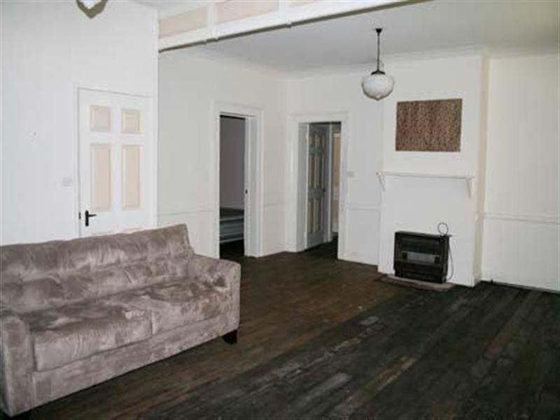 11 Macquoid Street, Queanbeyan NSW 2620