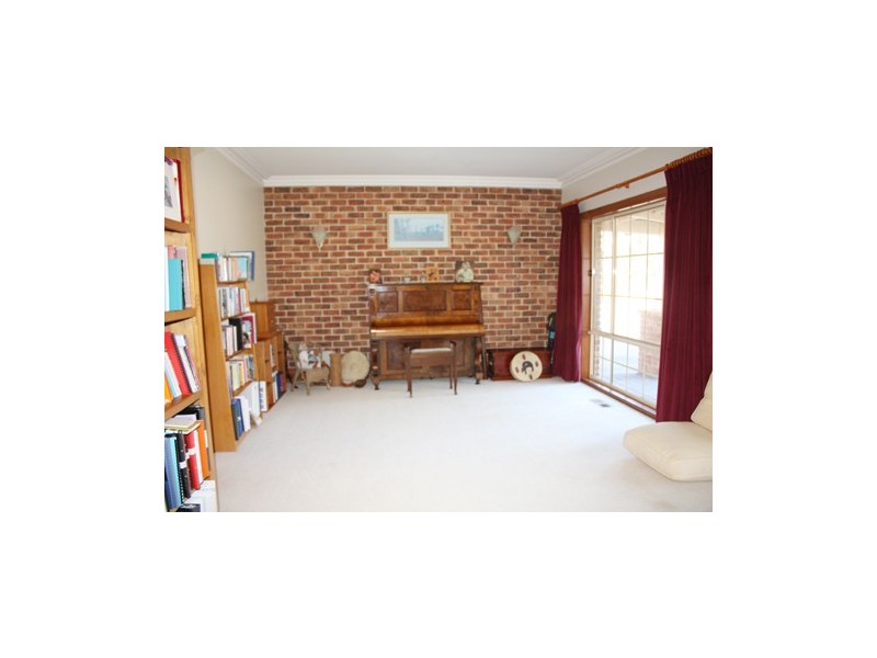 30 Taylor Place, Queanbeyan NSW 2620