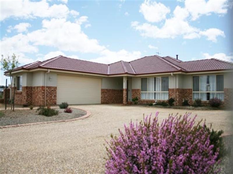 8 Shanahan Street, Bungendore NSW 2621