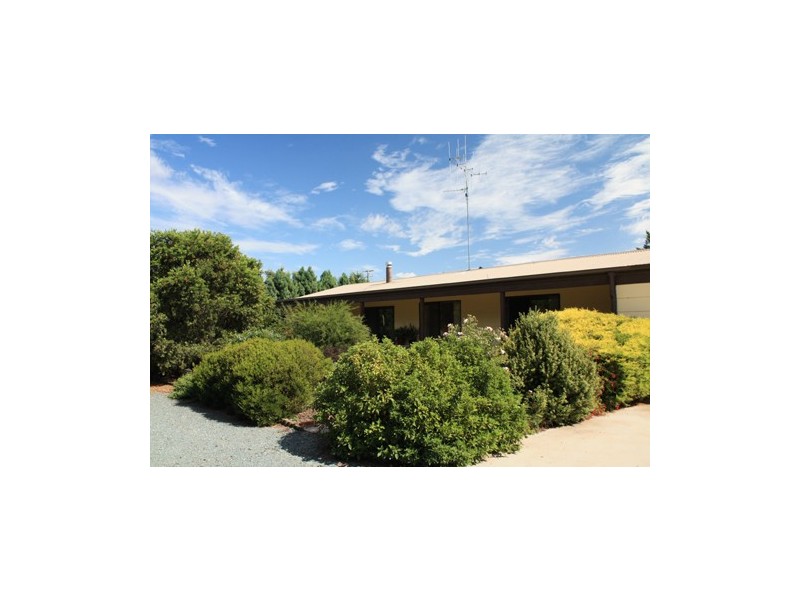 12 Majors Close, Wamboin NSW 2620