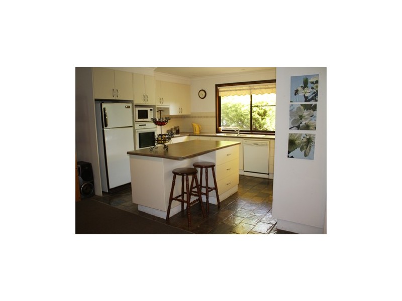 12 Majors Close, Wamboin NSW 2620