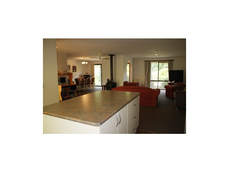 12 Majors Close, Wamboin NSW 2620