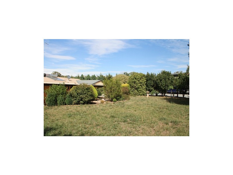 12 Majors Close, Wamboin NSW 2620
