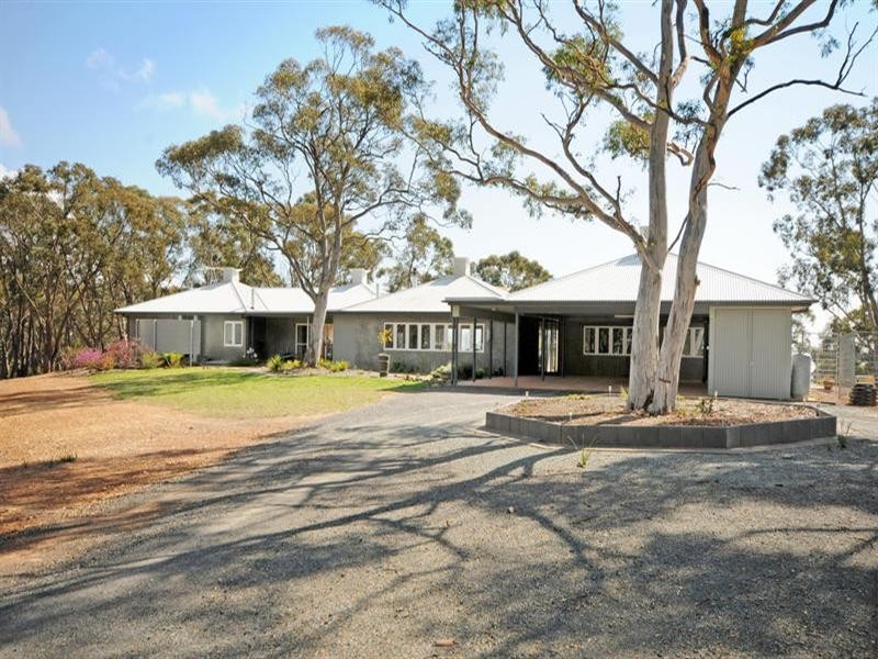 240 The Forest Road, Bywong NSW 2621