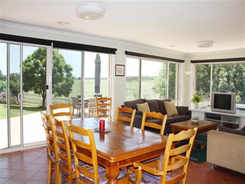 83 Neils Creek Road, Bungendore NSW 2621