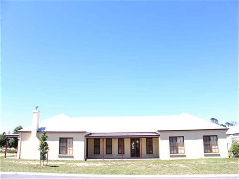 24 Birch Drive, Bungendore NSW 2621