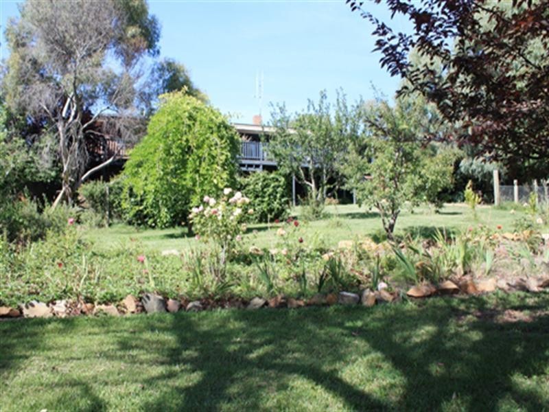 218 Radcliffe Circuit, Carwoola NSW 2620