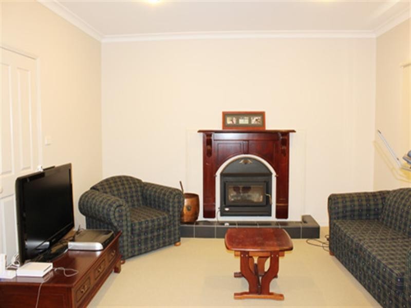 24 Birch Drive, Bungendore NSW 2621