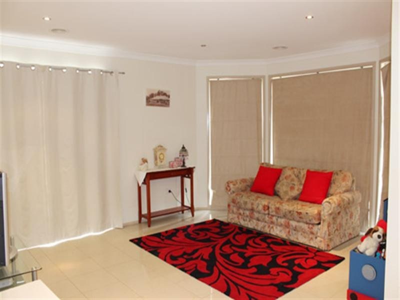 16 McCusker Drive, Bungendore NSW 2621