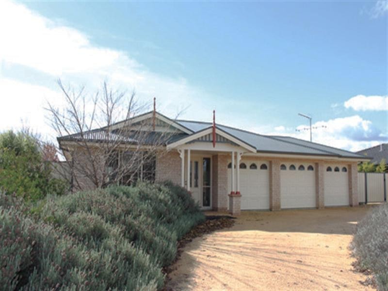 27 Ashby Drive, Bungendore NSW 2621