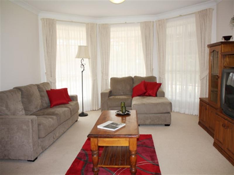 4 John Dwyer Crescent, Bungendore NSW 2621