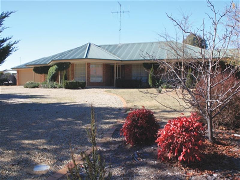 4 John Dwyer Crescent, Bungendore NSW 2621