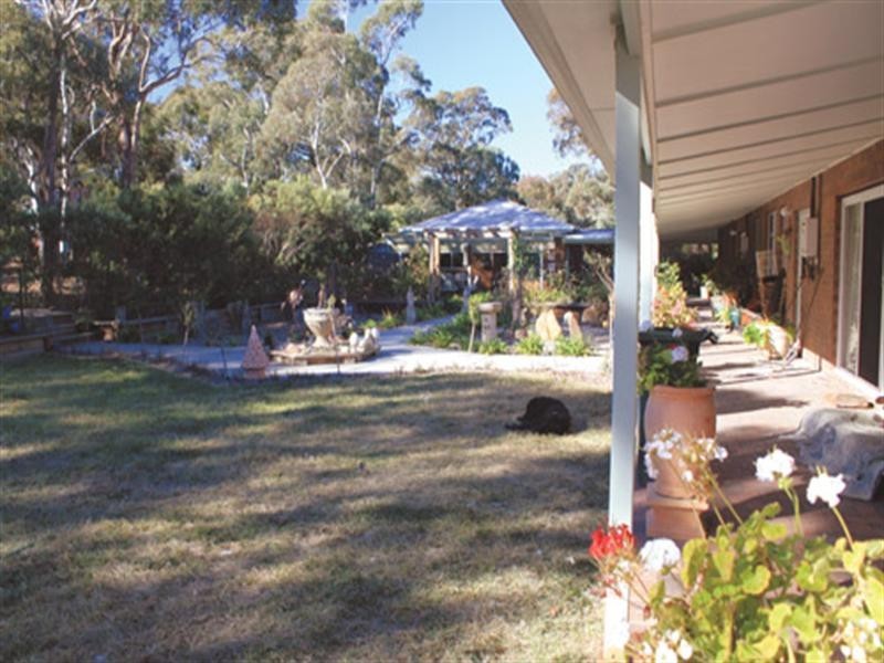 133 Weeroona Drive, Wamboin NSW 2620