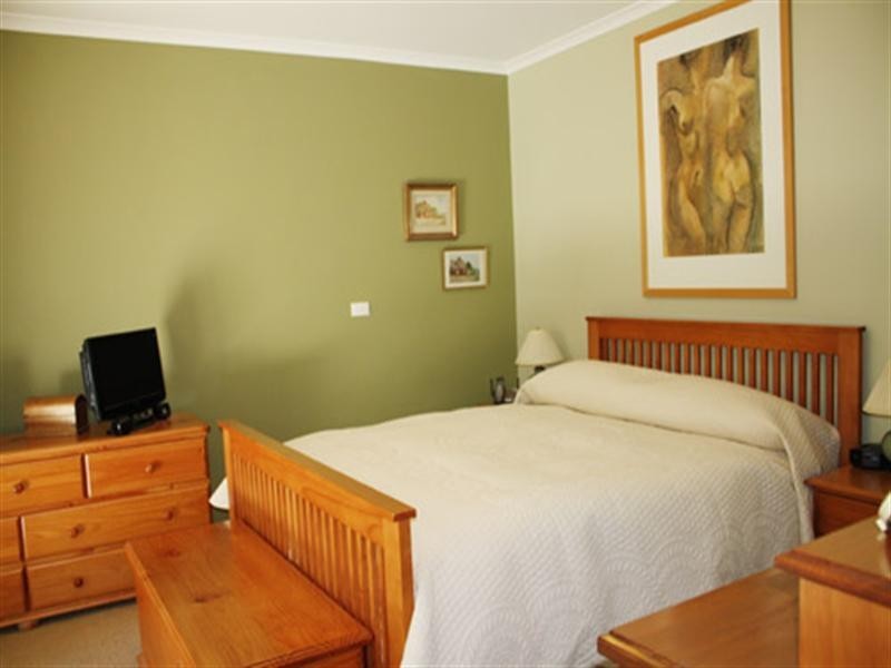 133 Weeroona Drive, Wamboin NSW 2620