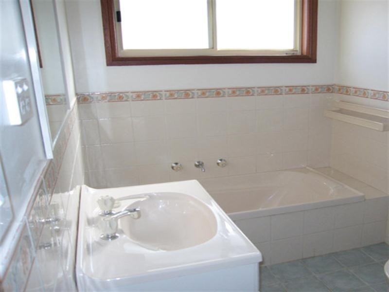 42 Snowgum Lane, Bywong NSW 2621