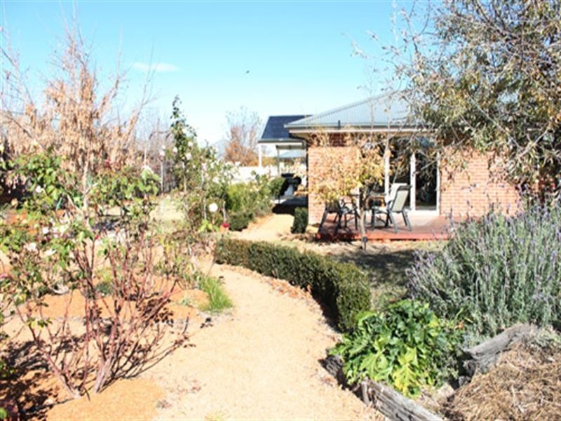 25 Ashby Drive, Bungendore NSW 2621