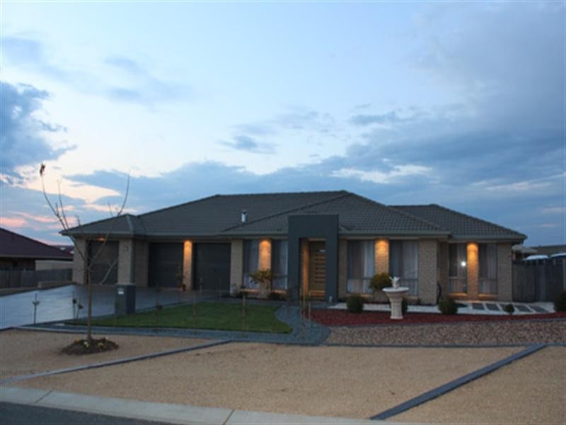 2 Moses Street, Bungendore NSW 2621