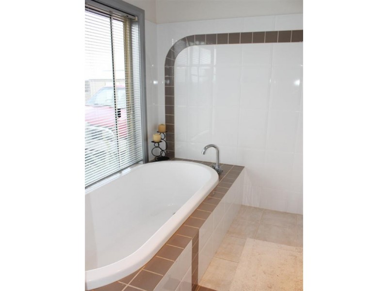 413 Denley Drive, Wamboin NSW 2620