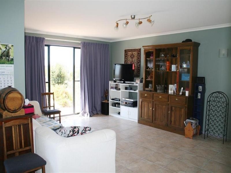 8 Essendon Road, Bungendore NSW 2621