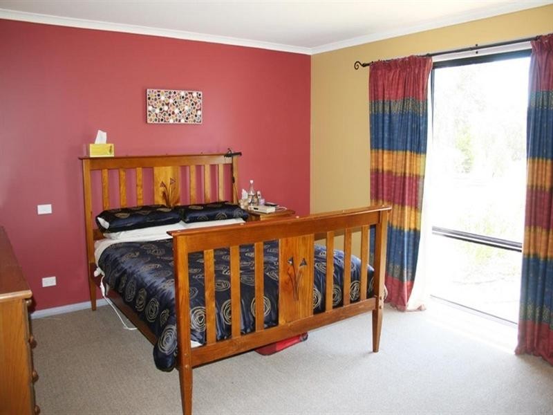 8 Essendon Road, Bungendore NSW 2621