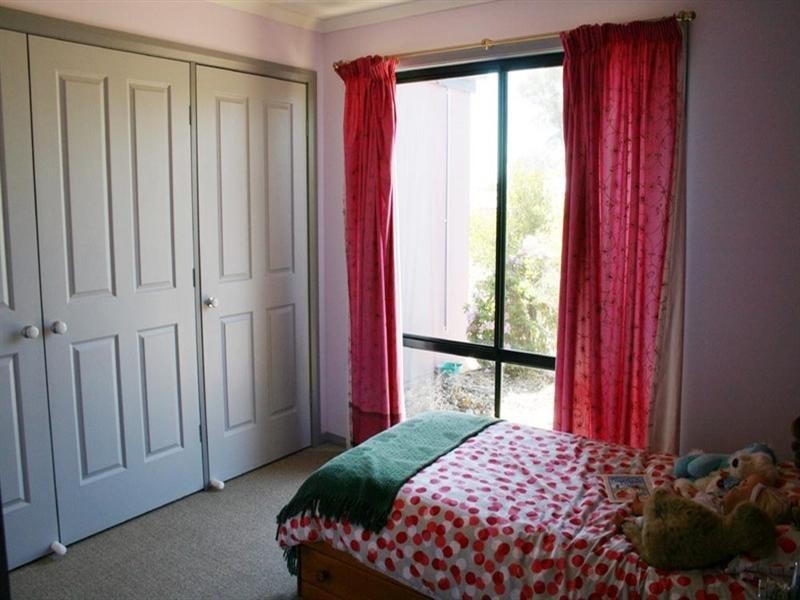 8 Essendon Road, Bungendore NSW 2621