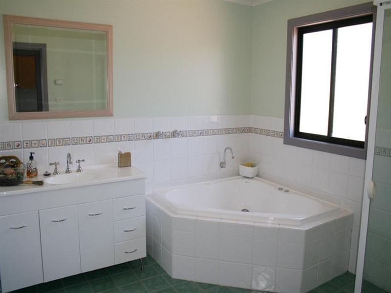 8 Essendon Road, Bungendore NSW 2621