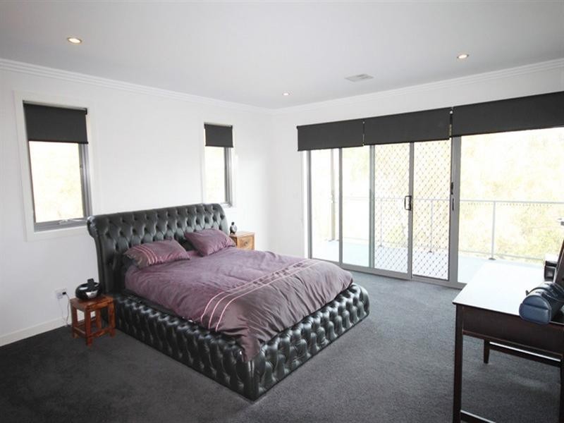 32 Waterfall Drive, Jerrabomberra NSW 2619