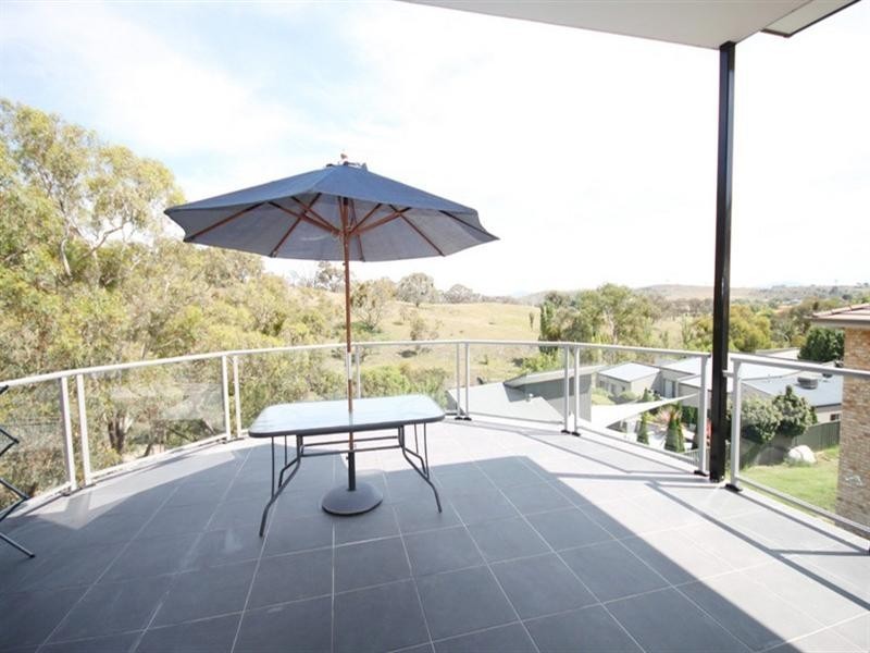 32 Waterfall Drive, Jerrabomberra NSW 2619
