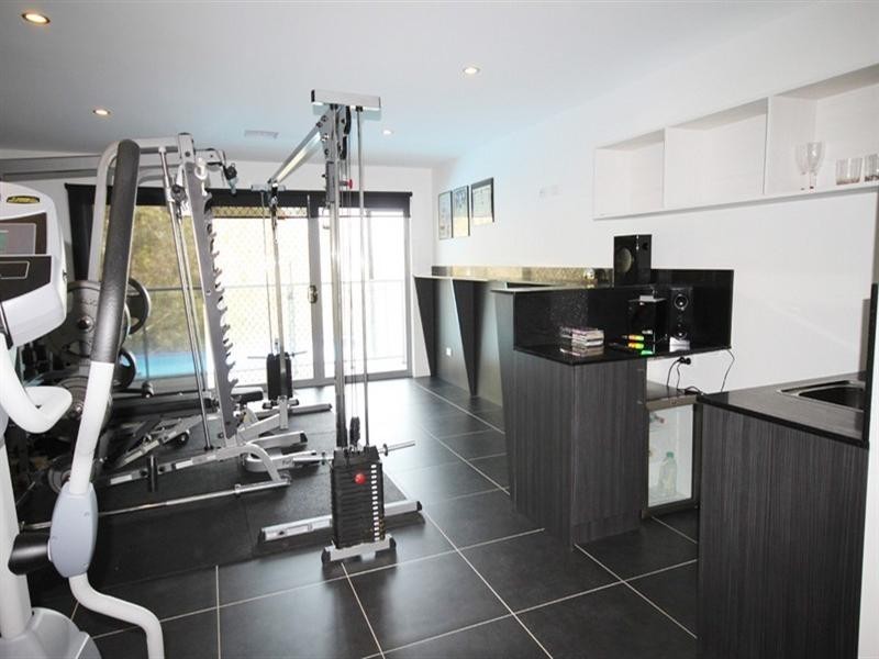 32 Waterfall Drive, Jerrabomberra NSW 2619