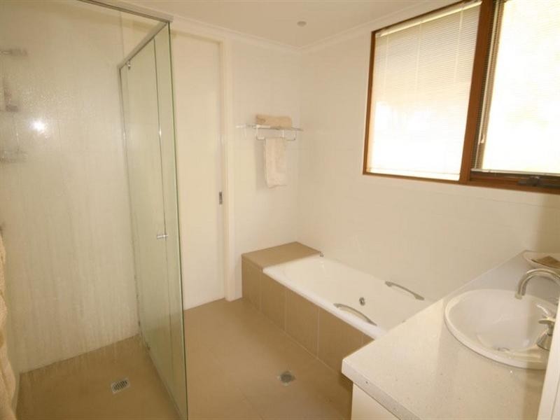 427 Weeroona Drive, Wamboin NSW 2620