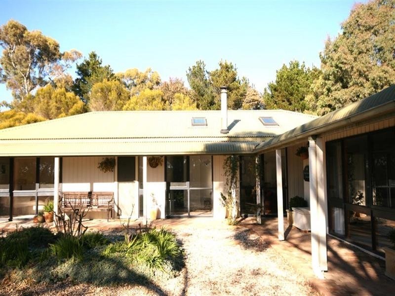 427 Weeroona Drive, Wamboin NSW 2620