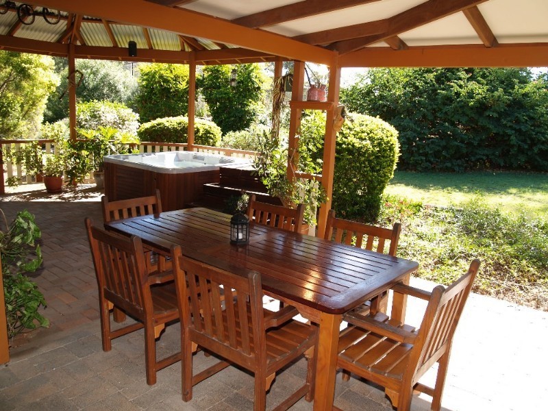 274 Willaura Drive, Esk QLD 4312