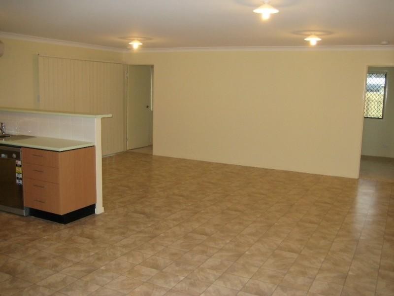 8 Oxford Court, Laidley QLD 4341