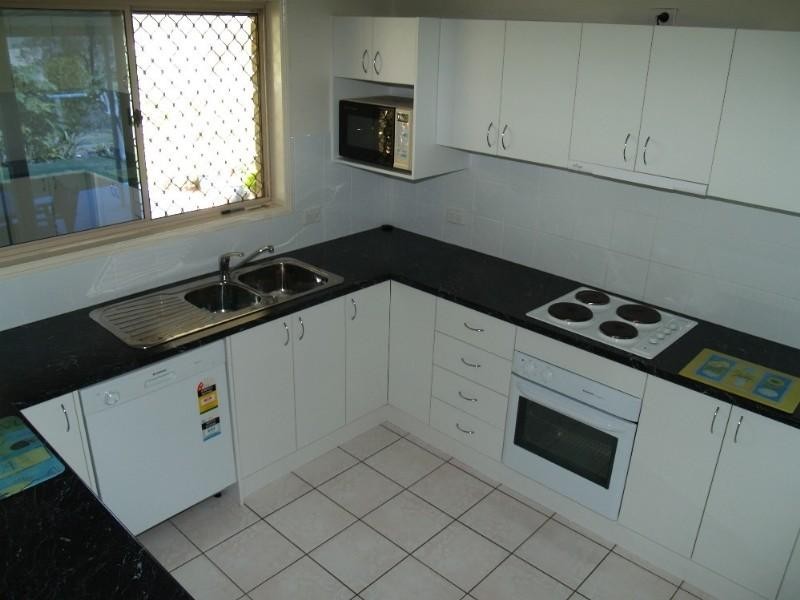 24 Hannant Road, Hatton Vale QLD 4341