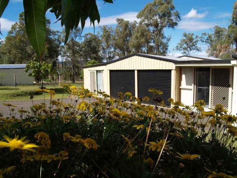 24 Hannant Road, Hatton Vale QLD 4341