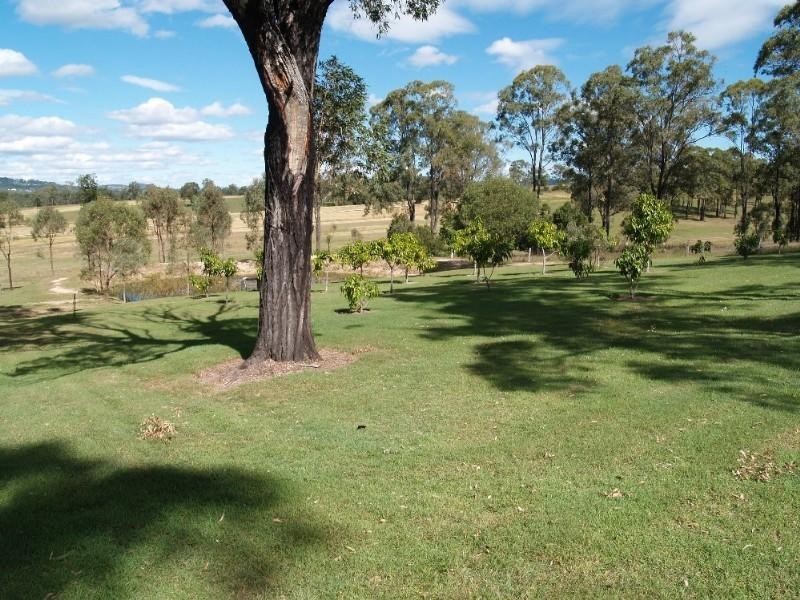 24 Hannant Road, Hatton Vale QLD 4341